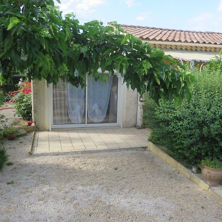 Charmant Appartement Saint Gely Cornillon Exterior foto