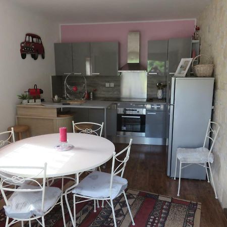 Charmant Appartement Saint Gely Cornillon Exterior foto