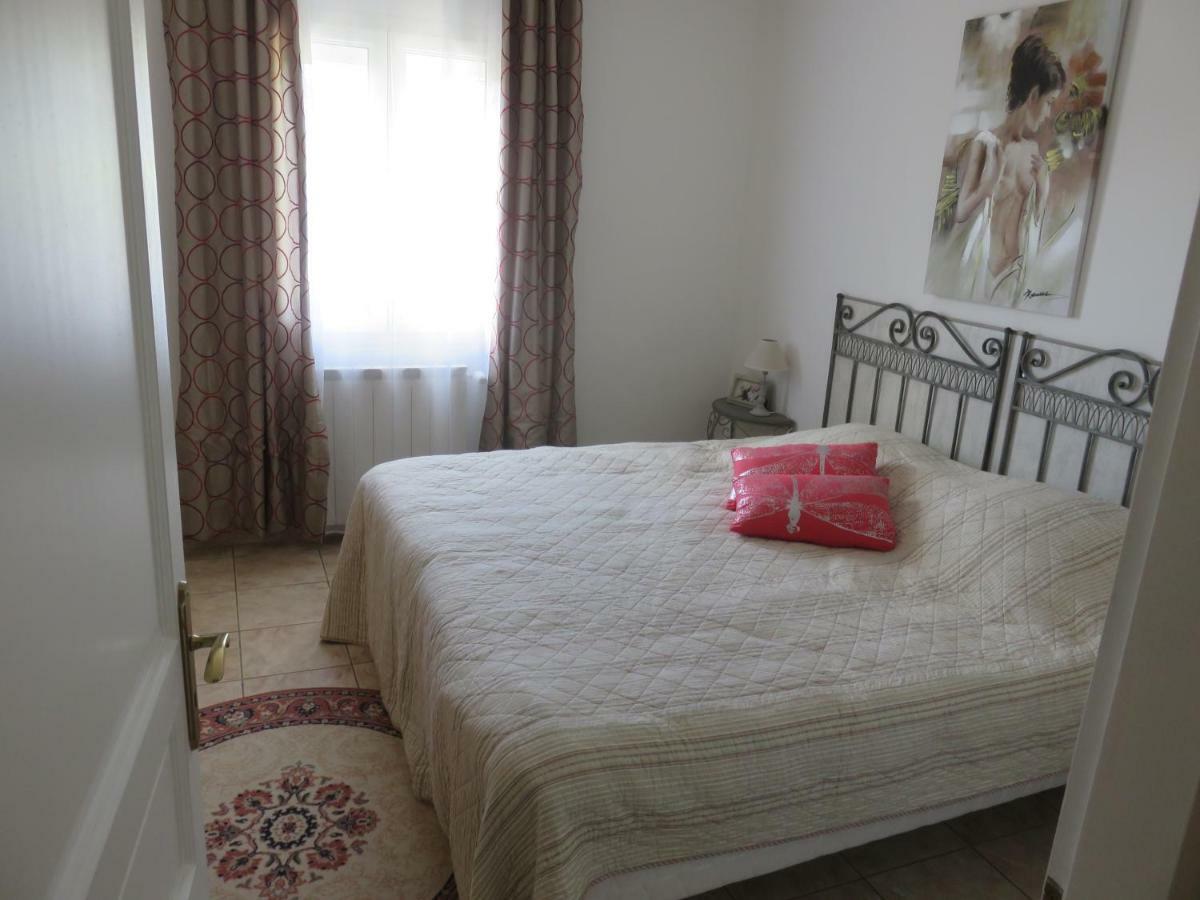 Charmant Appartement Saint Gely Cornillon Exterior foto