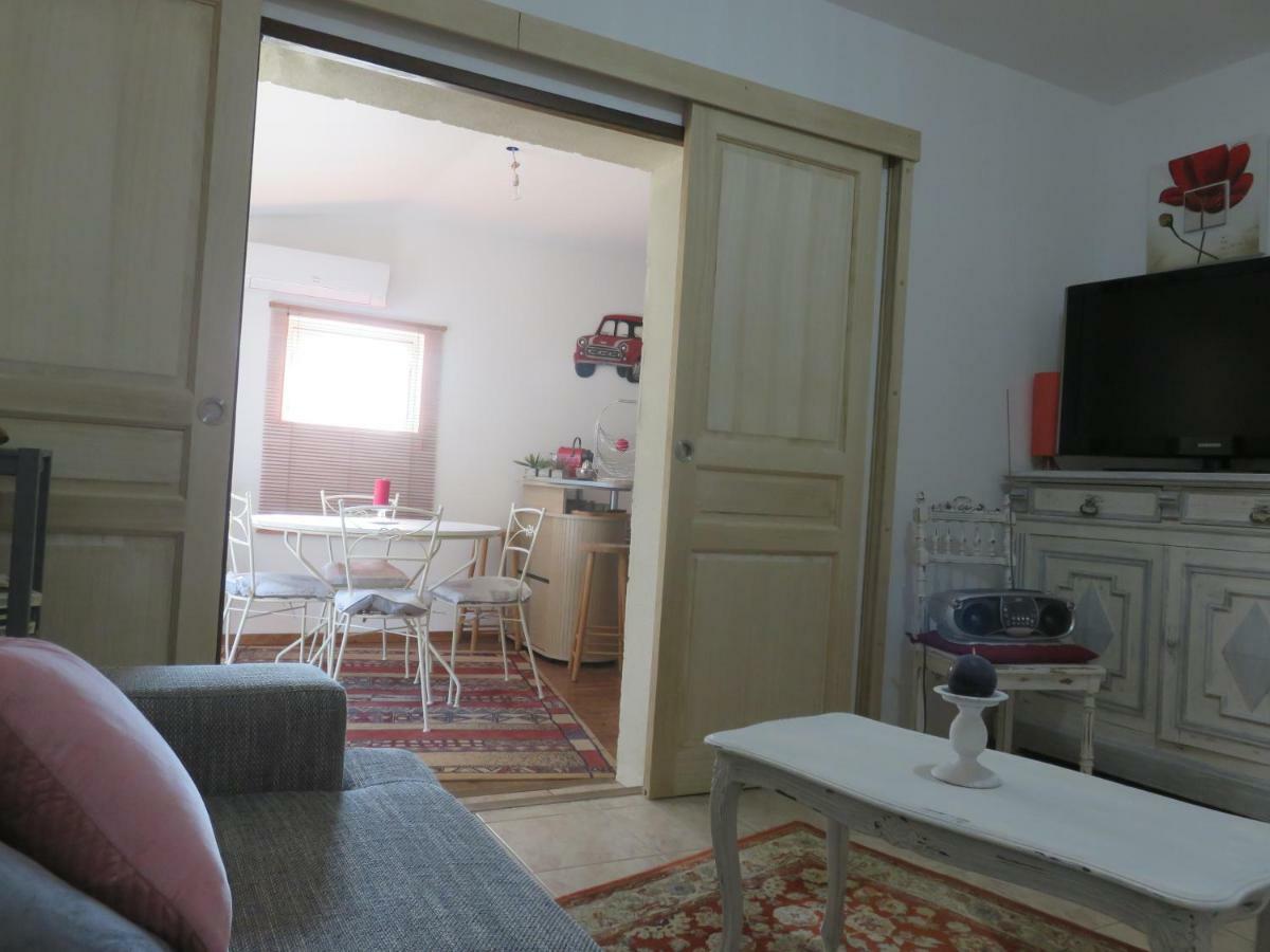 Charmant Appartement Saint Gely Cornillon Exterior foto