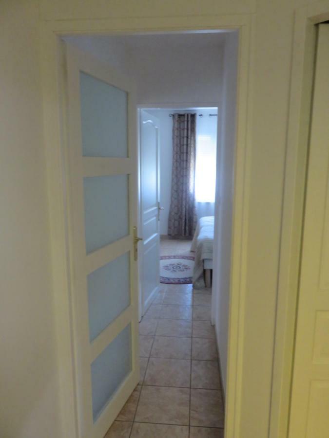 Charmant Appartement Saint Gely Cornillon Exterior foto
